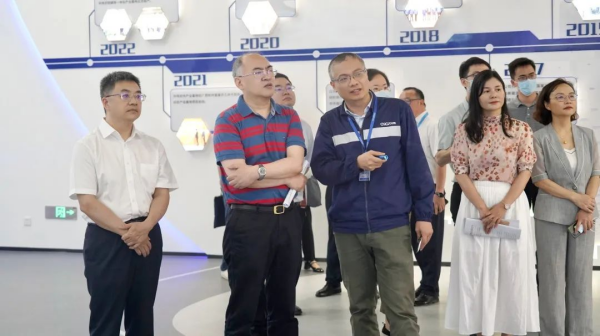 国家发展改革委外资司司长郑持平一行莅临必赢集团bwin钦州产业基地调研