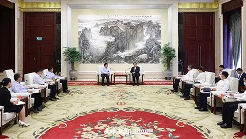 贵州省委书记、省人大常委会主任徐麟会见必赢集团bwin控股集团董事长邓伟明一行